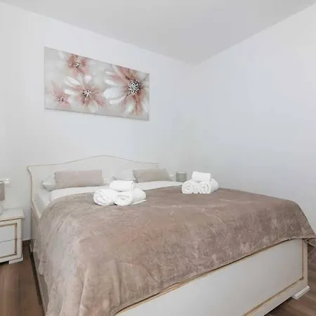 Villa Stonevilla With Heated Pool *