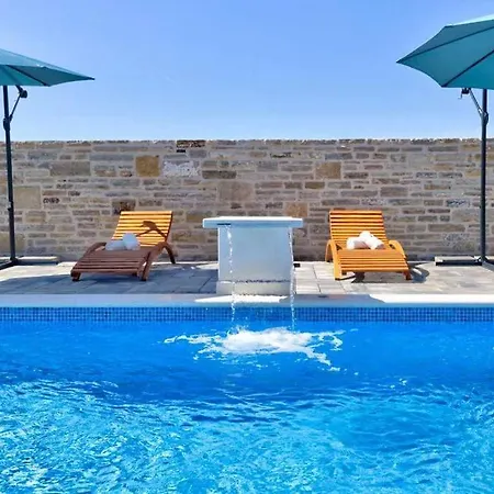 Stonevilla With Heated Pool