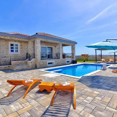 Stonevilla With Heated Pool