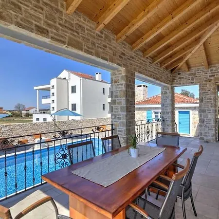 Stonevilla With Heated Pool Villa