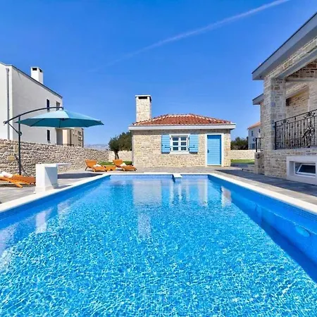 Villa Stonevilla With Heated Pool *