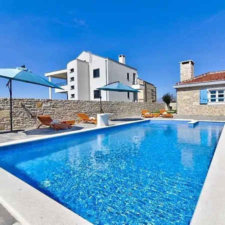 Stonevilla With Heated Pool Vila