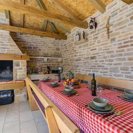 Stonevilla With Heated Pool Vila Vrsi